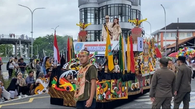 Pembukaan Festival Budaya Isen Mulang Meriah meski Efisiensi Anggaran