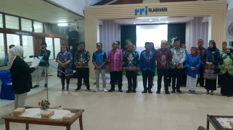 Pengurus Forum Komunikasi dan Pemerhati RRI Palangka Raya Resmi Dikukuhkan