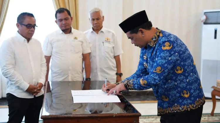 Bupati Shalahuddin Lantik Pengurus Kadin Barito Utara