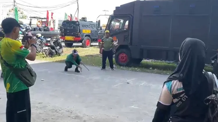 Lomba Balogo FBIM Lestarikan Permainan Tradisional Dayak