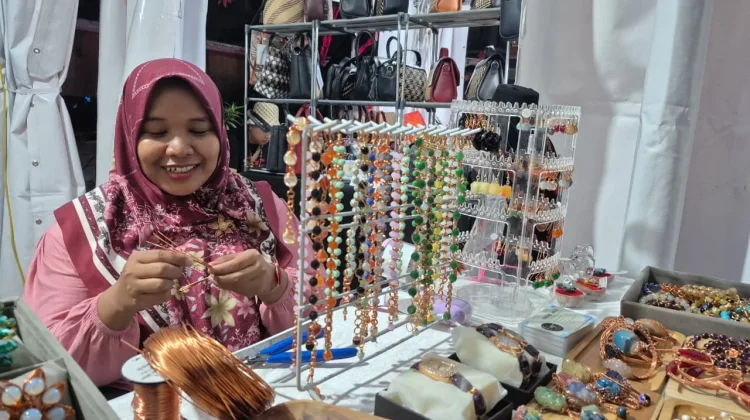 Manfaatkan Digitalisasi, Mantan Guru Bimbel Sukses Kembangkan Bisnis Aksesori