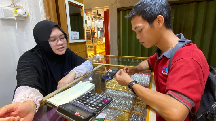 Harga Emas Turun Berpengaruh dengan Daya Beli Masyarakat