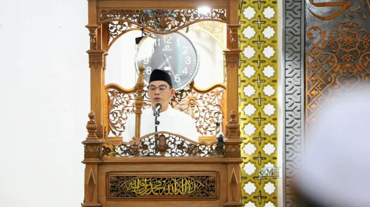 Wabup Mura Khotib Salat Iduladha Masjid Agung