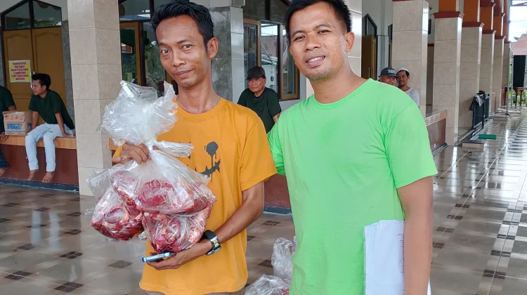 Masjid Al-Muhajirin Jalan Bondol Palangka Raya Sembelih Enam Sapi Kurban