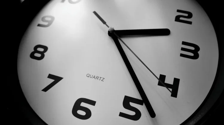 Evolusi Jam Analog dari Teknologi Klasik ke Modern