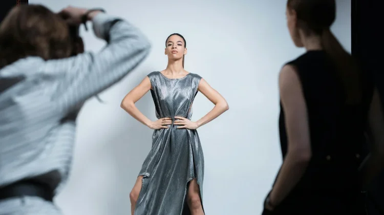 Evolusi Photo Model dalam Dunia Fashion dan Media Digital