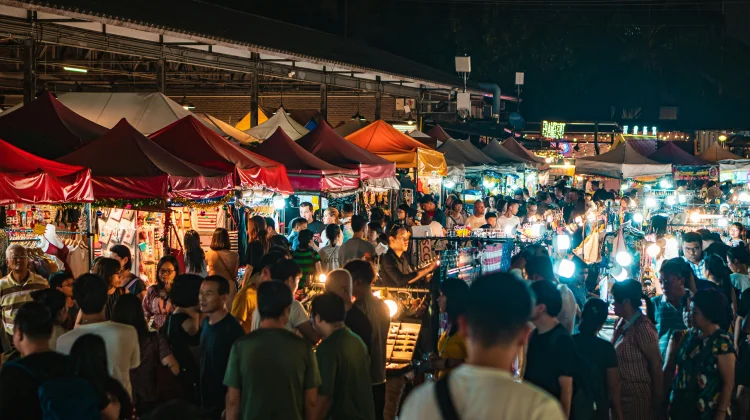 Pesona Pasar Malam, Hiburan Rakyat yang Tak Lekang Digilas Modernisasi