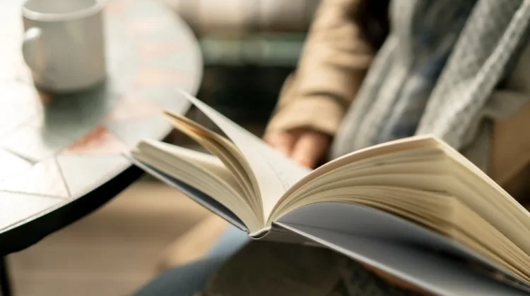 Manfaat Membaca Buku 10 Menit Sehari untuk Kesehatan Otak