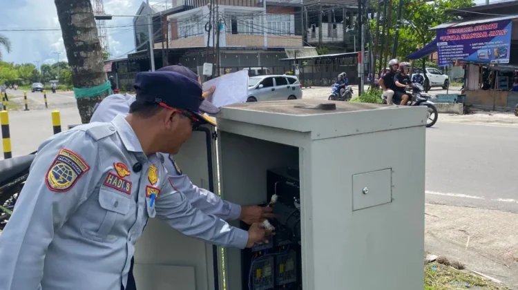 Dishub Palangka Raya Tindak Lanjuti Keluhan Lampu Merah Jalan Bukit Keminting