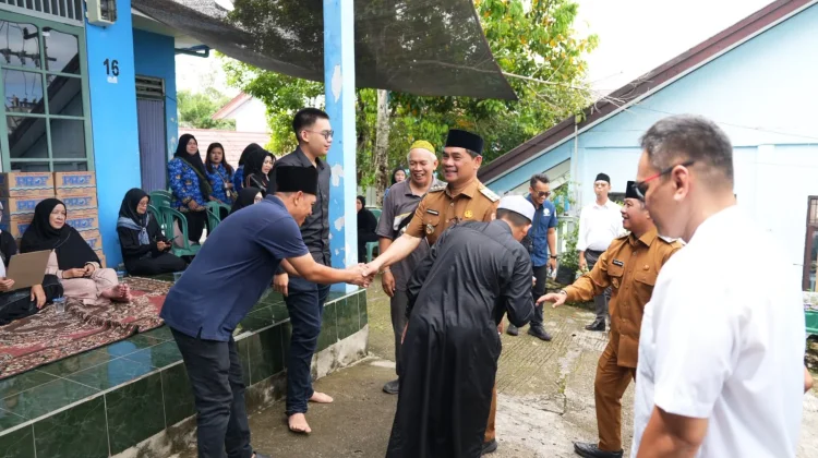 Bupati Shalahuddin Melayat Istri Mantan Pj Bupati Mura