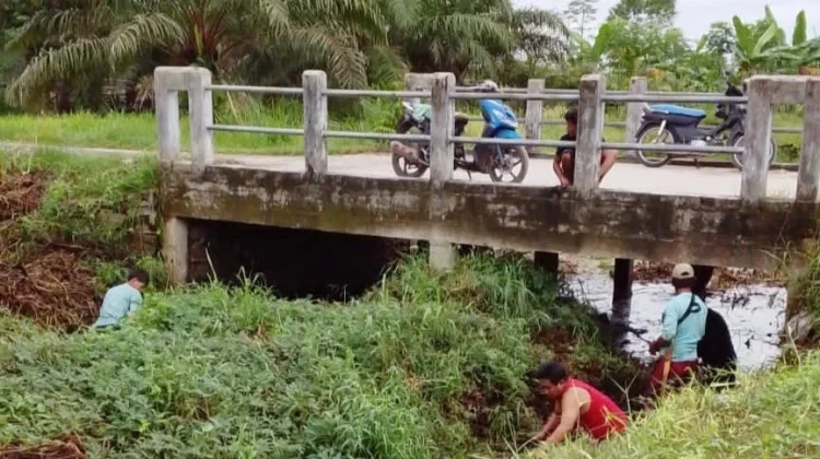 Warga Sampaikan Keluhan Jalan Rusak, Drainase hingga Sampah dalam Program Halo RRI