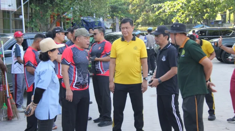 Polda Kalteng dengan Forkopimda Gelar Korve Massal di Pasar Kahayan
