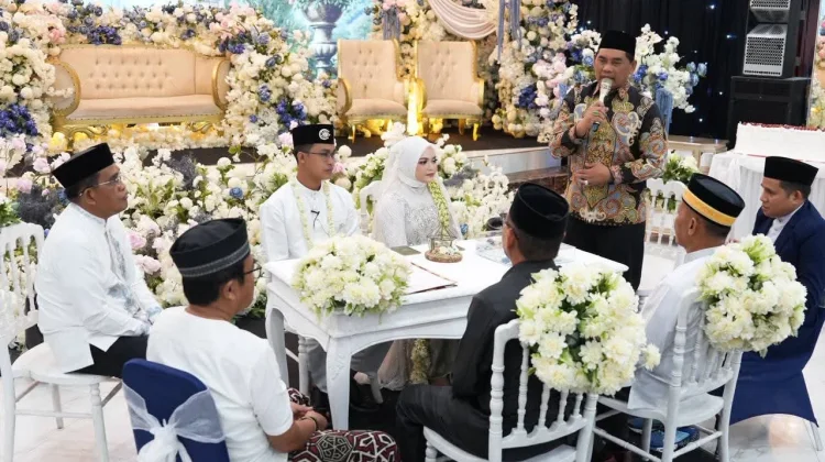 Bupati Barito Utara Jadi Saksi Nikah Putra Asisten Setda