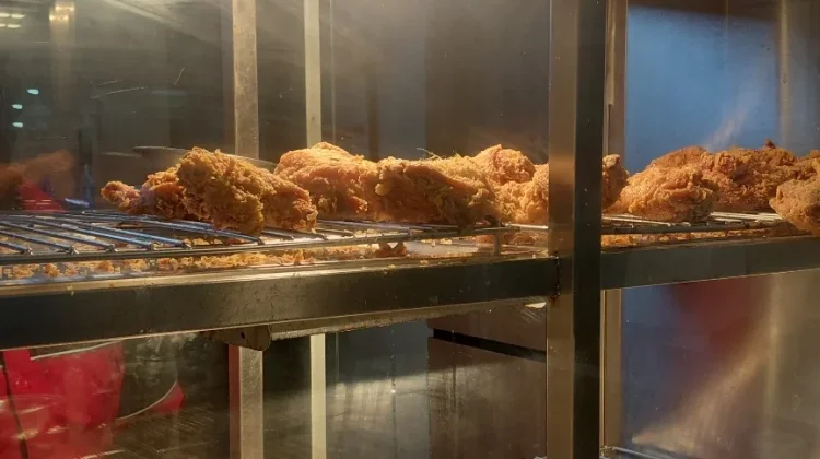 Jual Ayam Goreng Lebih Sehat dan Bersih, Jadi Daya Tarik Konsumen