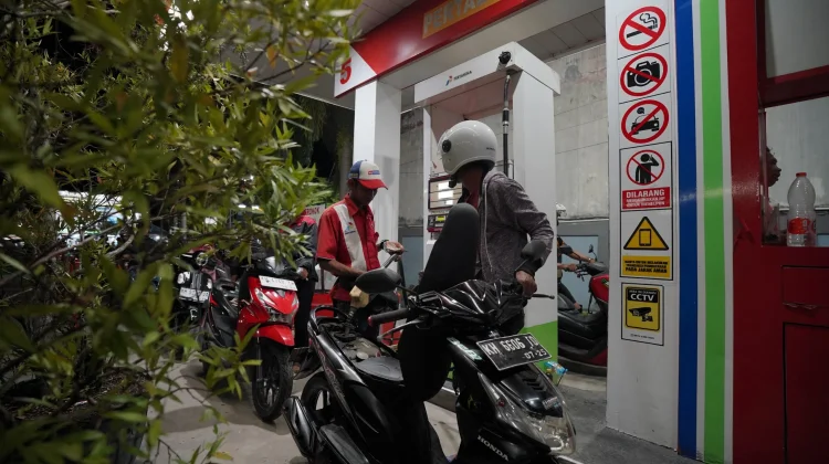 Harga Pertamax Naik Drastis, Pertalite dan Solar Subsidi Tetap
