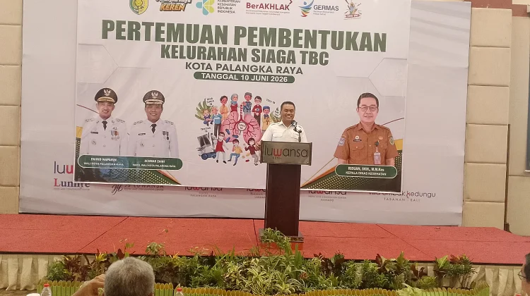 Pemko Palangka Raya Manfaat Sampah Plastik Jadi Paving