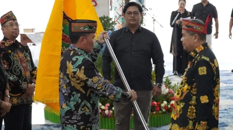 Gubernur Agustiar Sabran Lepas 309 Kontingen Pesparawi Kalteng ke Manokwari