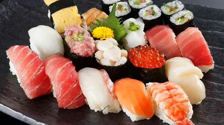 Cara Sehat Konsumsi Sushi