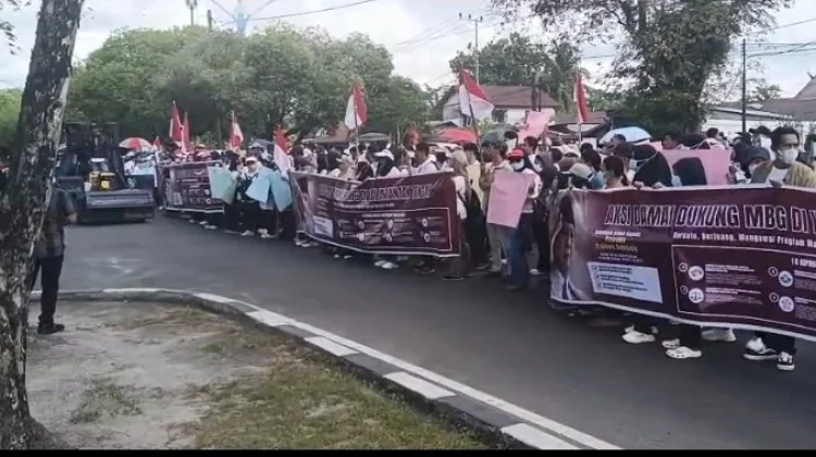 Ratusan SPPG dan Relawan Gelar Aksi Damai Minta MBG Dilanjutkan
