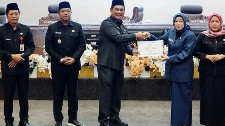 Pemkab Barut Sampaikan Raperda Pertanggungjawaban Pelaksanaan APBD Tahun 2025