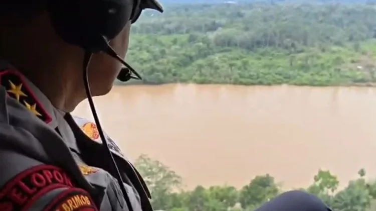 Kapolda dan Gubernur Kalteng Patroli Udara Cari Dua Personel Polri di Katingan