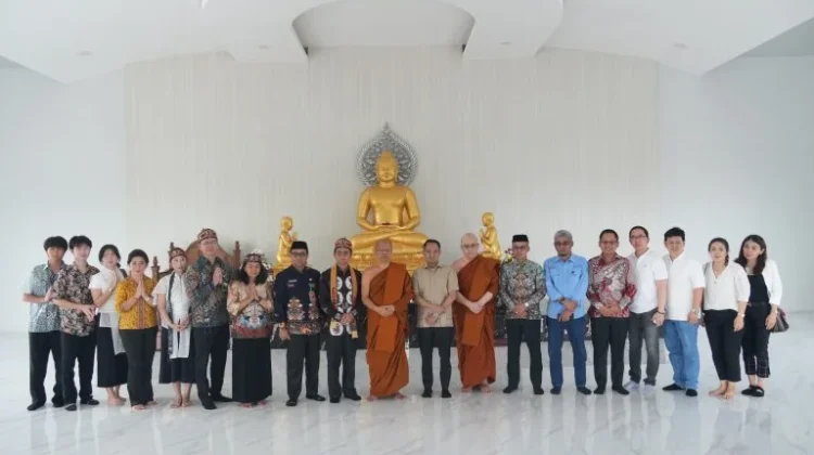 Wali Kota Palangka Raya Resmikan Pusdiklat Gedung Buddhis Sikkhapana Mahametta