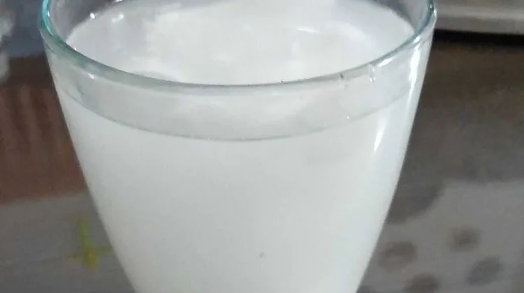 Batasi Konsumsi Air Kelapa Berlebih