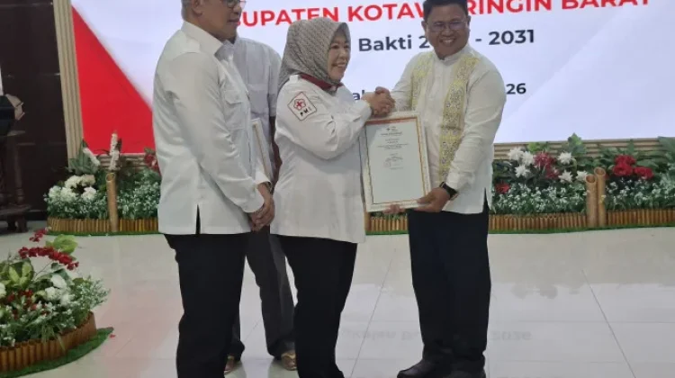 Sambut Kepengurusan Baru, Bupati Nurhidayah Hadiri Pelantikan Pengurus PMI Kobar