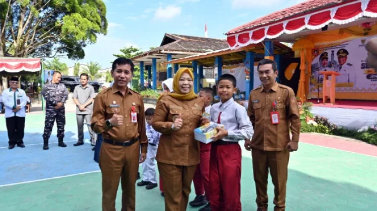 Dukung Pendidikan, Bupati Nurhidayah Luncurkan Program Kartu Kobar Cerdas