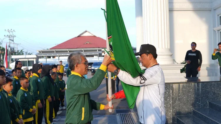 Lepas Kontingen O2SN, Bupati Barito Utara Berharap Jaga Sportivitas