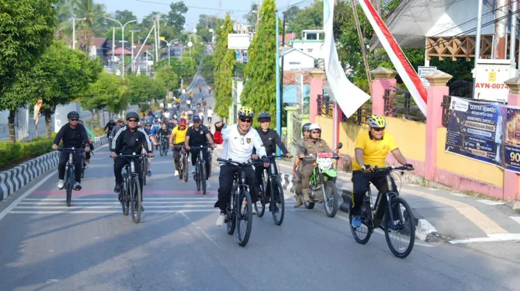 Bupati Shalahuddin Ajak Warga Barito Utara Gowes Sepeda Keliling Kota