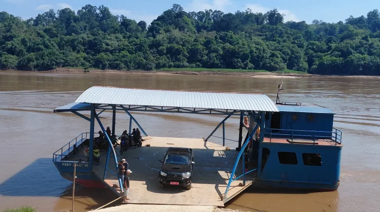 Feri Penyeberangan Oreng - Batu Putih Permudah Mobilitas Masyarakat