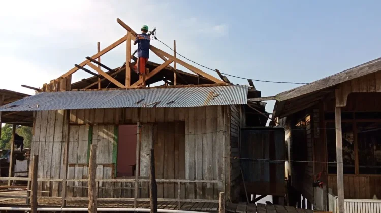 Program Bedah Rumah Bantu Masyarakat Kurang Mampu