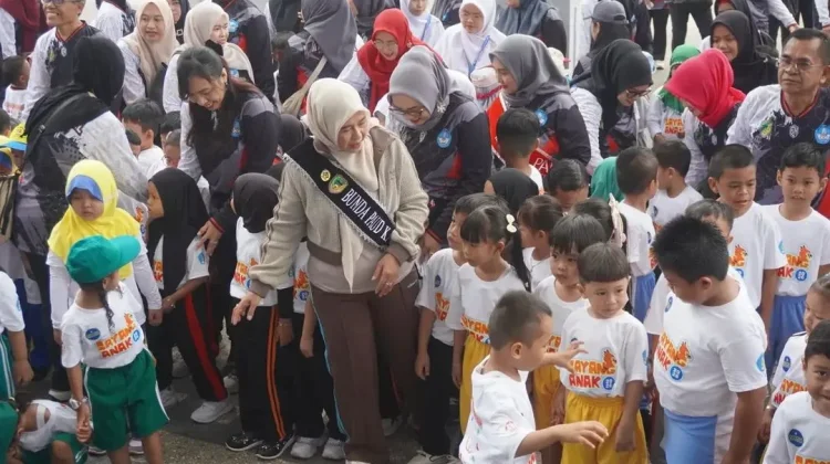 Bunda PAUD Barito Utara Ajak Anak Hidup Sehat Melalui Senam Bersama