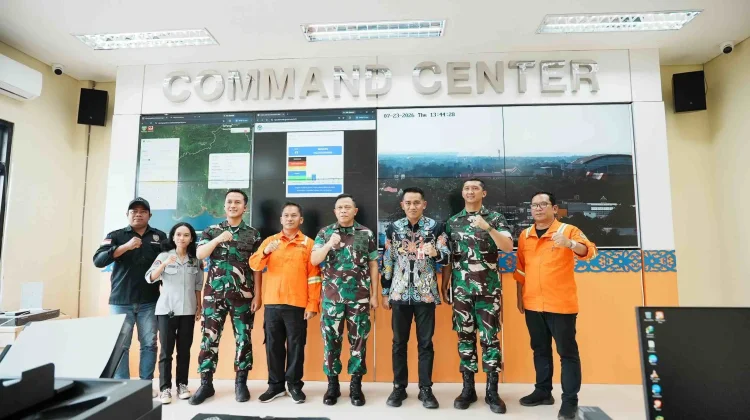 Pangdam Tinjau Pusdalops BPB-PK Kalteng Perkuat Sinergi dan Teknologi Karhutla