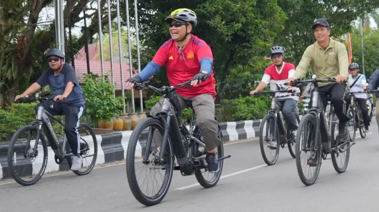 ASN Barito Utara Tingkatkan Kebugaran Melalui Senam dan Gowes Bersama