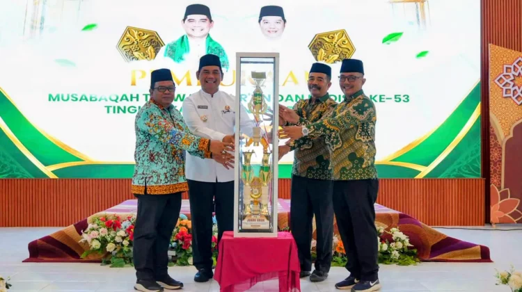 Bupati Terima Kembali Piala MTQH Barito Utara Tanda Dimulainya Lomba