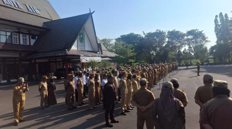 Sekda Kapuas Imbau Masyarakat Hemat Air dan Tidak Membakar Lahan