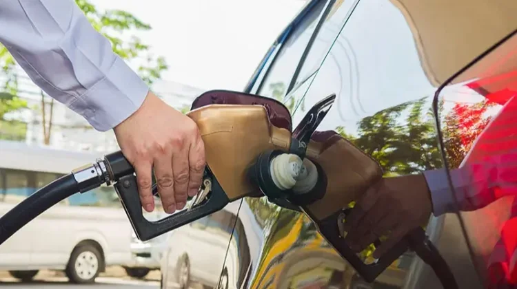 Membiarkan Tangki Bensin Nyaris Kosong Berpotensi Merusak Komponen Vital Mesin