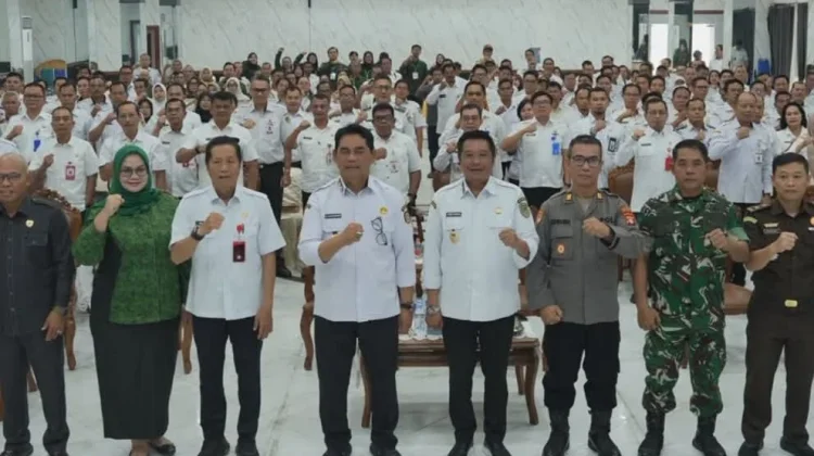 Bupati Shalahuddin : Manfaatkan Bantuan Bibit Pertanian dengan Baik