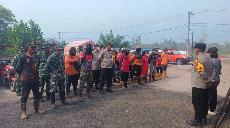 Kapolsek Sabangau Terjun Langsung Tangani Karhutla