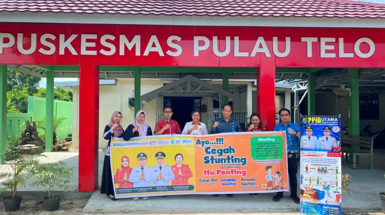 Diskominfosantik Kapuas Sosialisasikan PPID dan Bagikan Spanduk Cegah Stunting