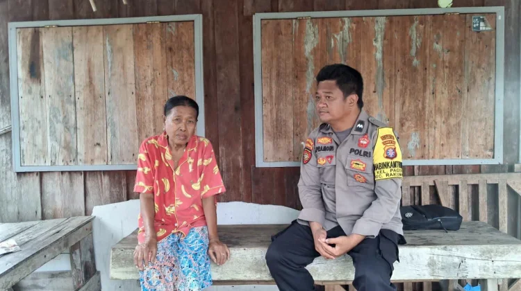 Tekan Kasus Pidana, Bhabinkamtibmas Dengarkan Curhatan  Warga Kelurahan Pager
