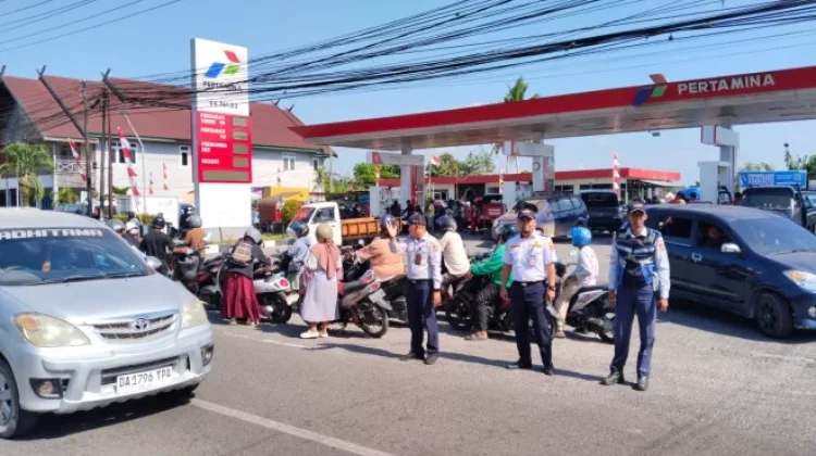 Dishub Kobar Lakukan Penjagaan di SPBU untuk Kelancaran Distribusi Pertalite