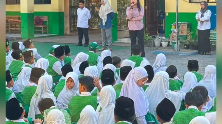 MIS Al-Jihad Palangka Raya Gandeng Polresta Mengedukasi Bahaya Bullying