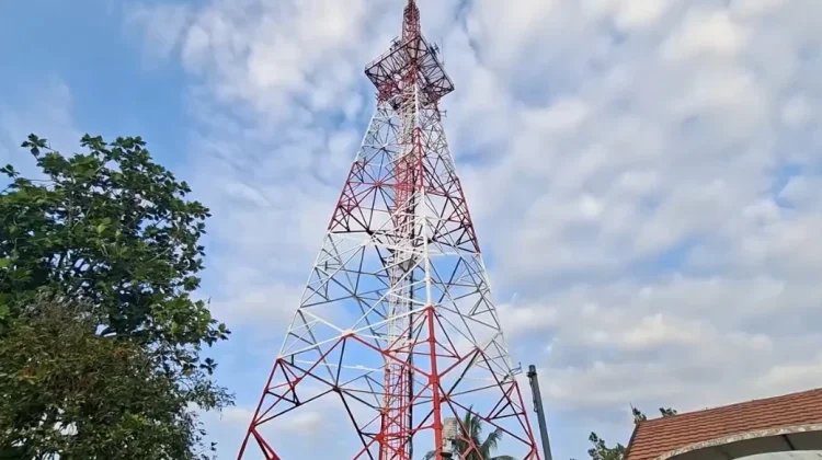 Geger, IRT Panjat Tower TVRI di Sampit