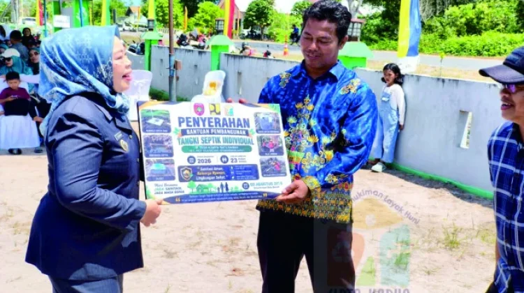 Tingkatkan Sanitasi Warga, Pemkab Kobar Salurkan Bantuan Tangki Septik