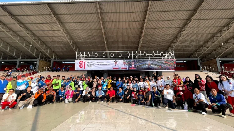 Jelang HUT RI, Pemkab Kapuas Gelar Korve Kebersihan di Stadion Panunjung Tarung
