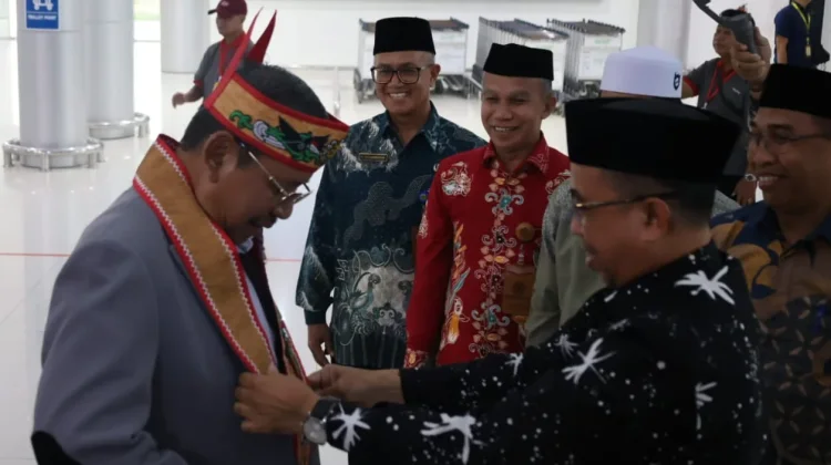 Dirjen Pendis Kemenag Tiba di Palangka Raya, Hadiri Munas hingga Apel Ekoteologi