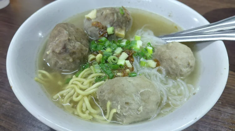 Bakso Urat, Modifikasi Kuliner yang Menawarkan Sensasi Kenyal dan Gurih